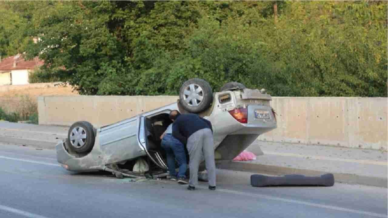 Tokat Otomobil Devrildi! 4 Yaralı Var!