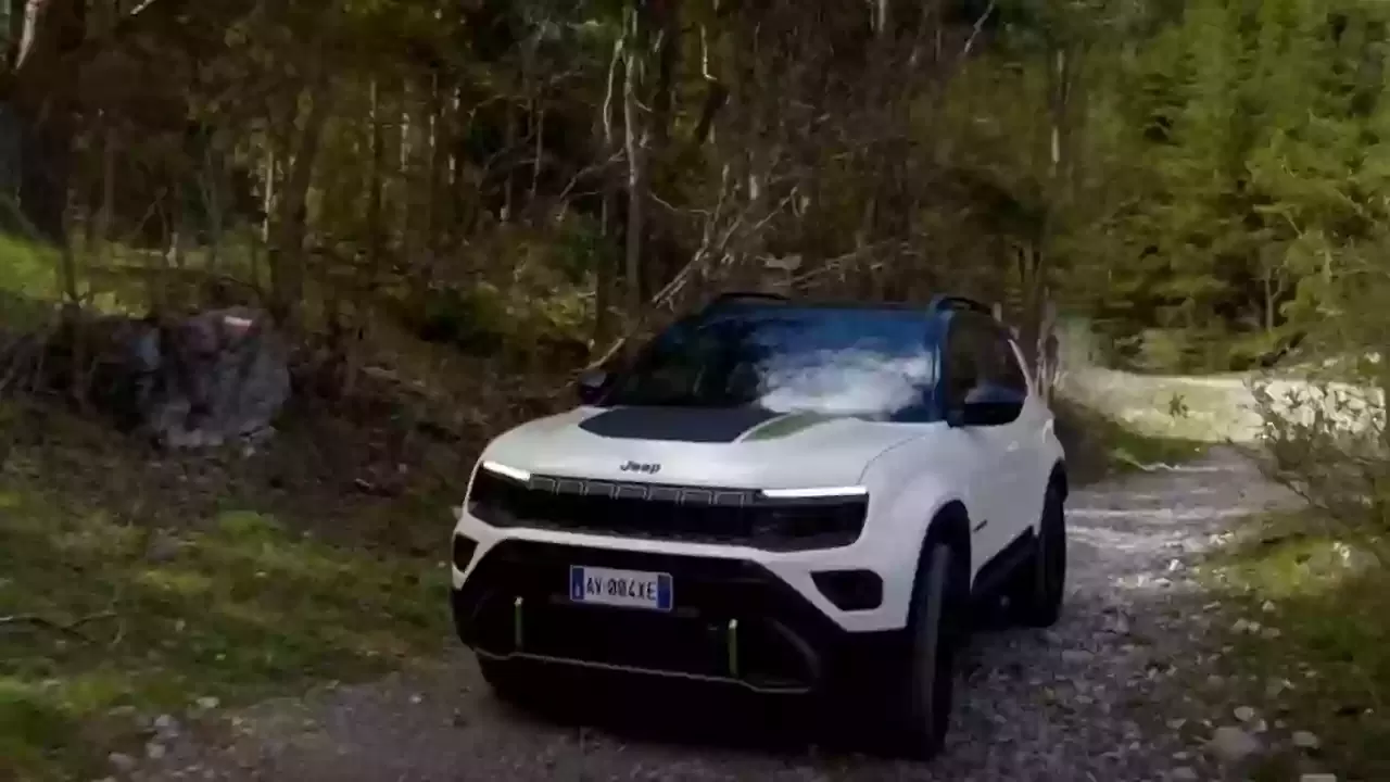 2024 Yılının Sonuna Yetiştirilecek: Jeep Avenger 4xe Yollara Çıkıyor!