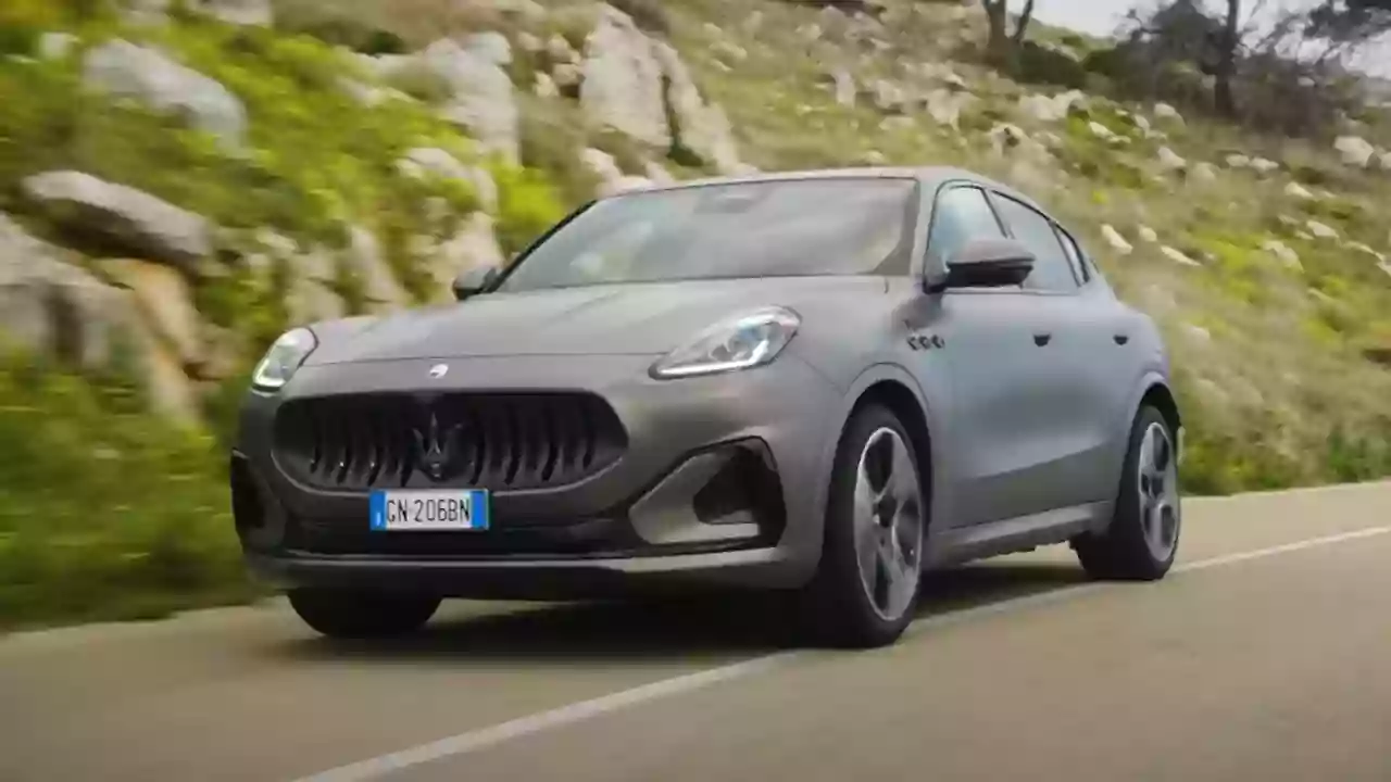 Maserati İlk Elektrikli Otomobilini Türkiye’ye Getirdi: İşte Dikkat Çeken Özellikleri ve Fiyatı!